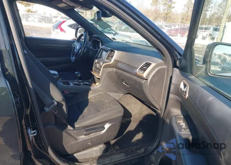 2015 Jeep Grand Cherokee Laredo z USA, uszkodzony, nr VIN 1C4RJFAG0FC905624